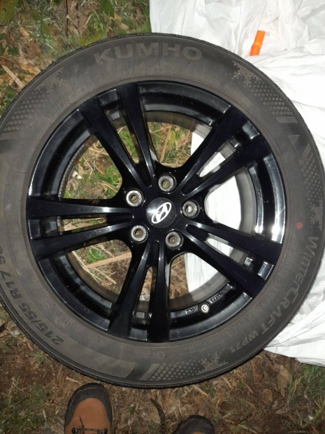 Hyundai 17" Alufelni+Gumi+Szenzor