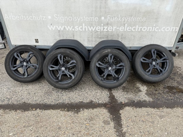 Hyundai 17 " alufelni felni, 5x114,3, 215/55 tli gumi)