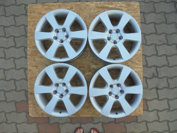 Hyundai 18-as alufelni elad