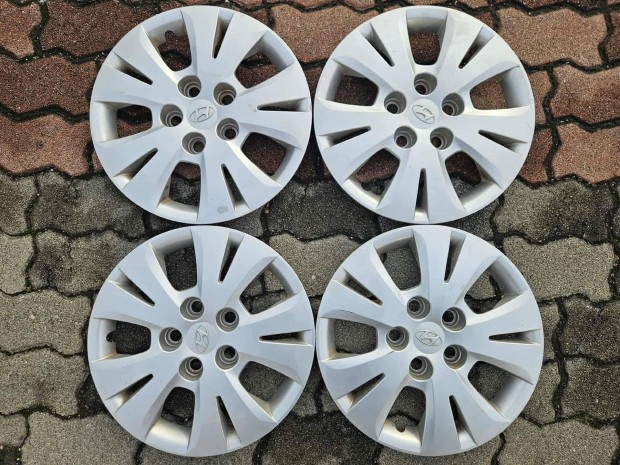 Hyundai 4 db gyri dsztrcsa 15"