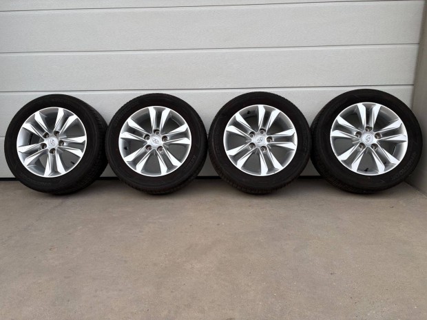 Hyundai 5x114.3 16" alufelnik ny�ri gumikkal olcs�n