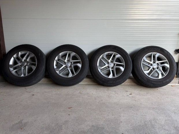 Hyundai 5x114.3 16" alufelnik nyri gumikkal olcsn