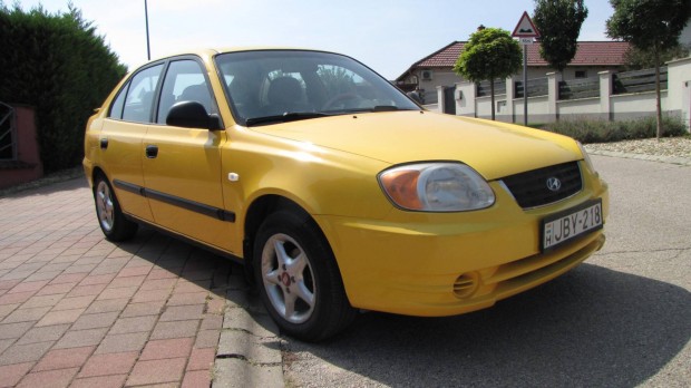 Hyundai Accent 1.5 LS Cool 195e Km. Benzines.....