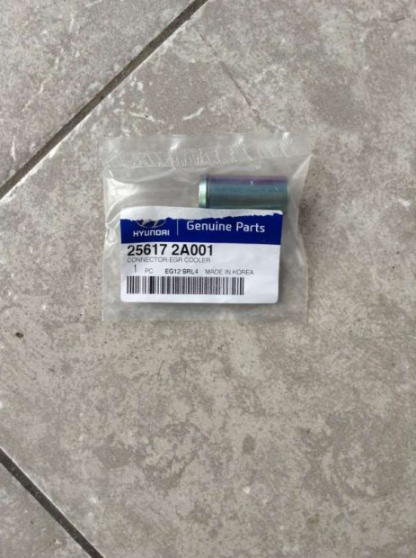 Hyundai Accent MC EGR hűtő csatlakozó 256172A001