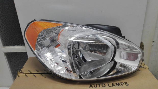 Hyundai Accent fényszóró jobb 2007 -> (H4) (s) manuális
