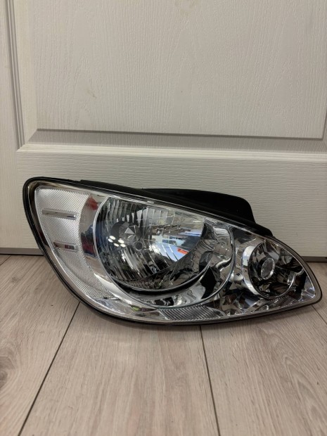 Hyundai Getz jobb els� f�nysz�r�