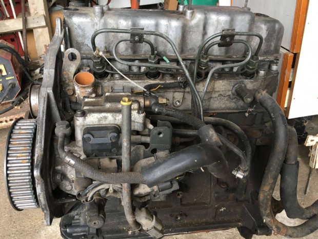 Hyundai H1 2.5 Td motor eladó!