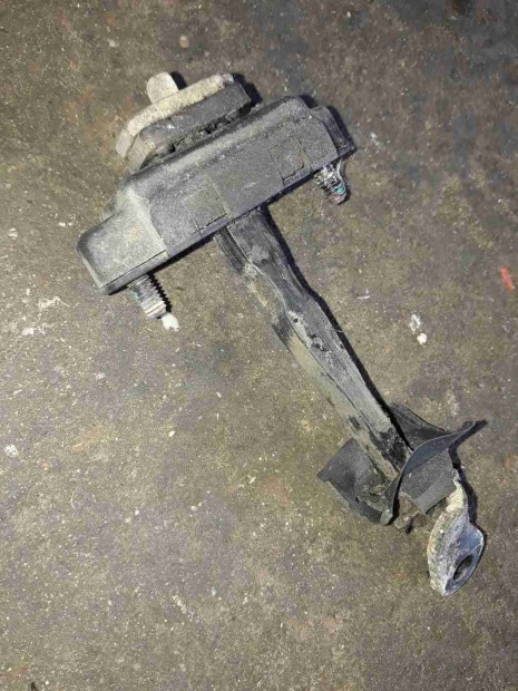 Hyundai H1 96-05 Bal Első Ajtó Nyitáshatároló