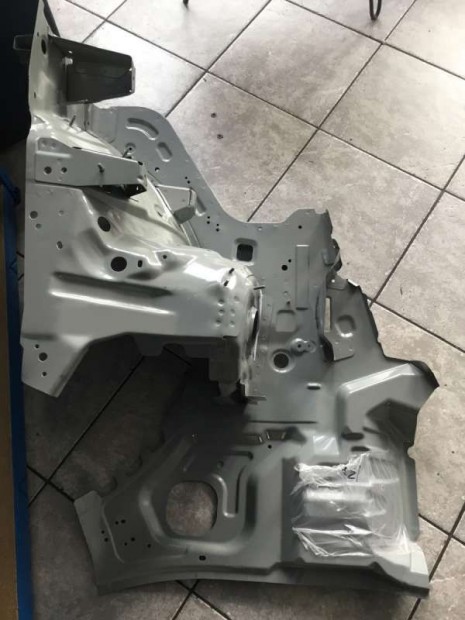 Hyundai H1 TQ doblemez első jobb 646004H600
