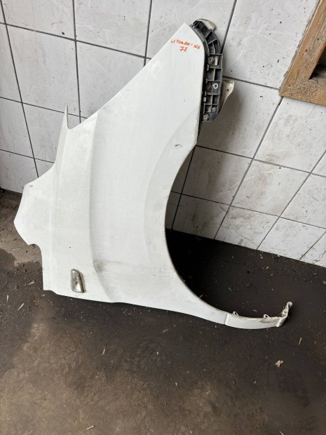 Hyundai H1 jobb s�rv�d� feh�r 