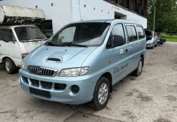 Hyundai H1 kisbusz 2009 2x + 1 tgk csomagban