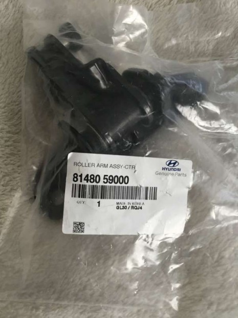 Hyundai H350 tolóajtó görgő középső 8148059000