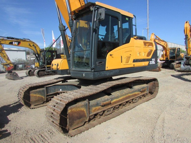 Hyundai HX 220 L / 2 518 üzemóra / Lízing 20%-tól
