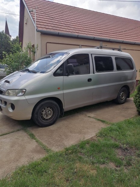 Hyundai H-1 Panorma kisteheraut