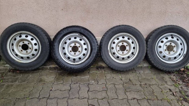 Hyundai H-1 lemezfelni 16" aclfelni 6X140 6.5Jx16