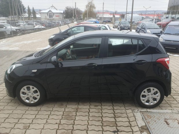 Hyundai I10 1.25i Black Line 92000km klima.ls...