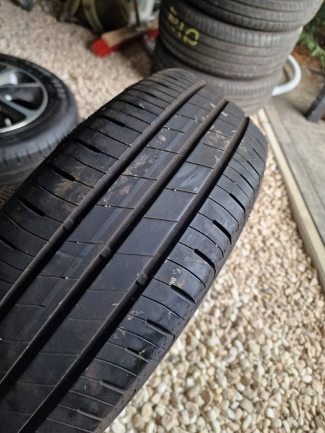 Hyundai I10 könnyűfém kerekek nyárigumikkal szerelt újszerű
