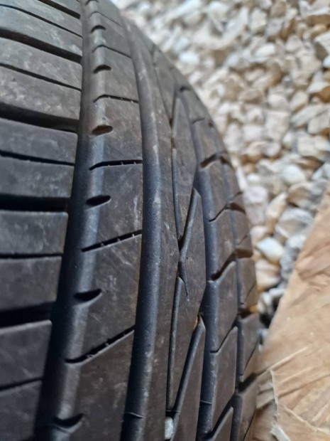 Hyundai I10 nyárikerék garnitúra gyári újszerű állapotú gumikkal