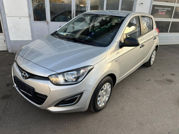 Hyundai I20 1.25 Comfort vgig vez. szerv.knyv...