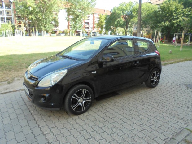 Hyundai I20 1.25 DOHC Classic AC Szervizknyves