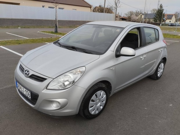 Hyundai I20 1.25 DOHC Life AC Gy�rias.Sz�p. Kl�...