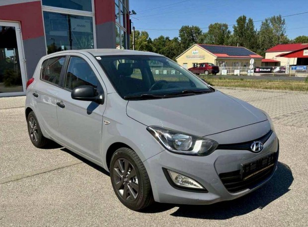 Hyundai I20 1.25 Go! Brasil / Szervizknyv / AL...