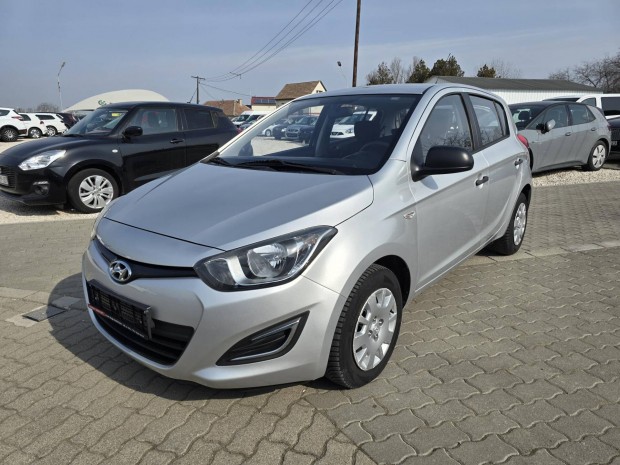 Hyundai I20 1.25 Life AC sz�p �llapot�