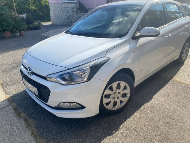 Hyundai I20 1.25i HP Comfort Magánszemélytől. Magas felszereltségű