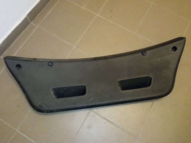 Hyundai I20 2008-2013 csomagtér ajtó burkolat