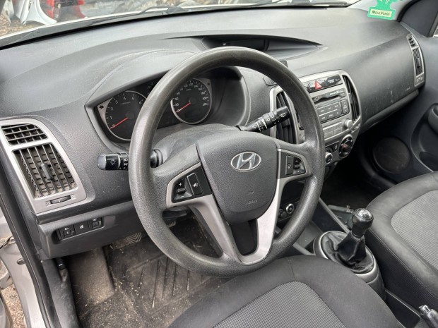 Hyundai I20 kormány irányjelző rádió magnó váltógomb km óra szellőző
