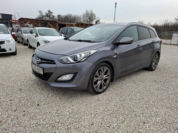 Hyundai I30 1.4 CRDi Comfort Full szerviz elvg...