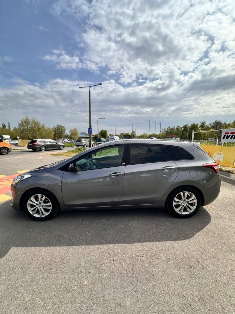 Hyundai I30 1.4 CRDi Life Karbantartott Szép ÁL...