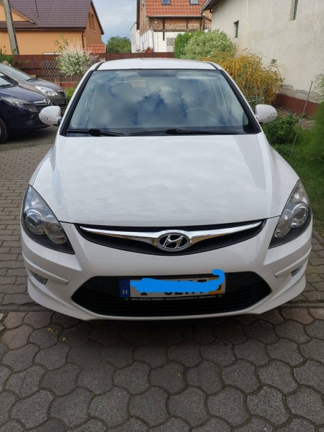 Hyundai I30 1,4 Classic,109 LE, újszerű állapotban frissen szervizelve