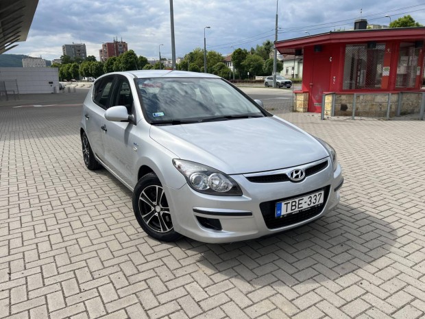Hyundai I30 1.4 DOHC Classic 114.E KM.Klíma.10...