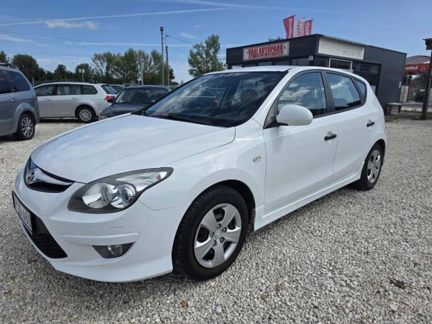 Hyundai I30 1.4 DOHC Classic 6 évig egy idősebb...