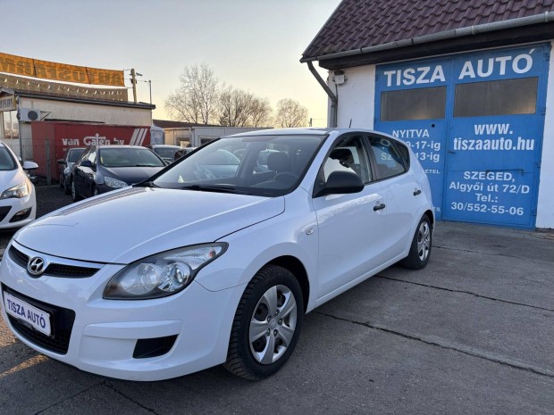 Hyundai I30 1.4 DOHC Classic PLUS friss műszaki...