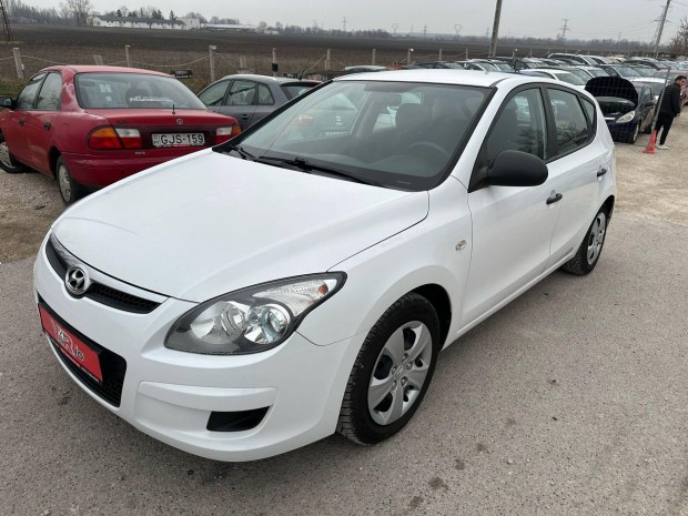 Hyundai I30 1.4 DOHC Comfort 3 év kiterjesztett...