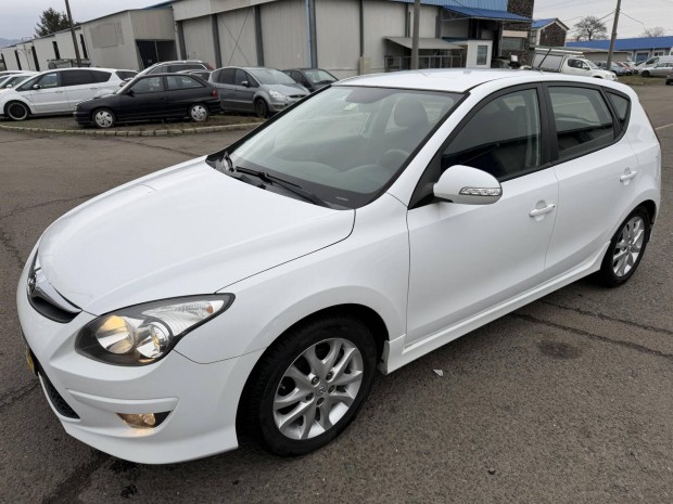 Hyundai I30 1.4 DOHC Comfort PLUS Garis Uj Moto...