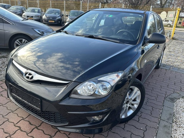 Hyundai I30 1.4 DOHC Comfort PLUS Vezetett Szer...