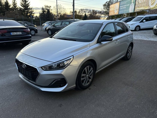 Hyundai I30 1.4 MPi Comfort 137ekm! Vgig vezet...