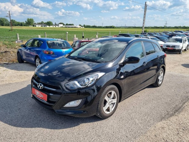 Hyundai I30 1.4 MPi Comfort 3 v garancival ....