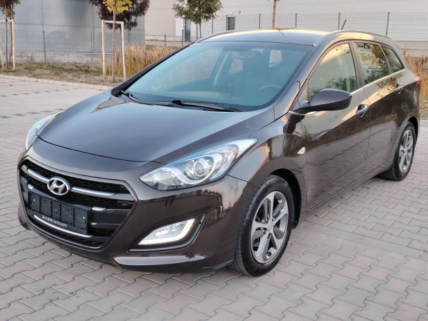 Hyundai I30 1.4 MPi Travel Sérülésmentes!