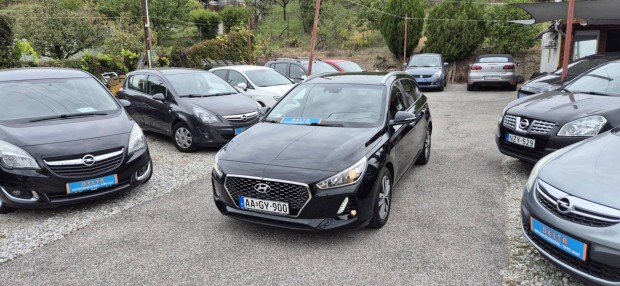 Hyundai I30 1.4 T-GDi Comfort 83850 Km. Navigc...