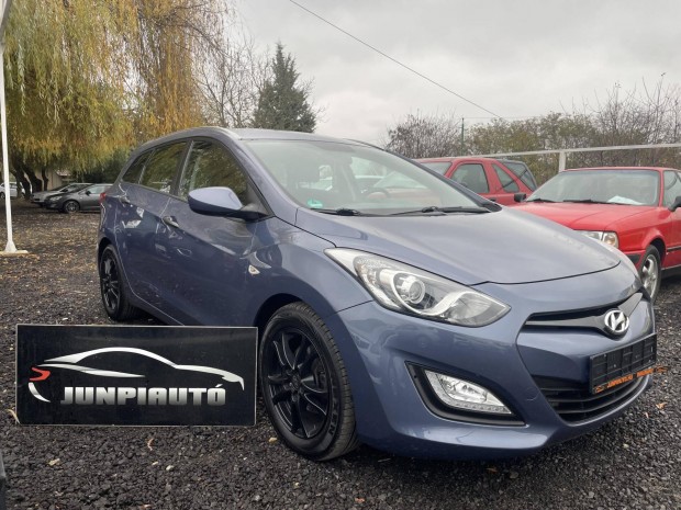 Hyundai I30 1.4 Vgig vezetett szervizknyvvel...