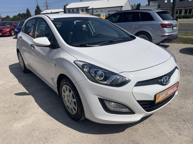 Hyundai I30 1.4i Business 104000 KM.Végig Vezet...