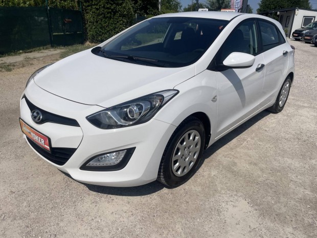 Hyundai I30 1.4i Business 104000 KM.Végig Vezet...