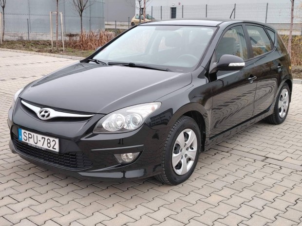 Hyundai I30 1.4i Business Benzin+G�zos Kivitel!