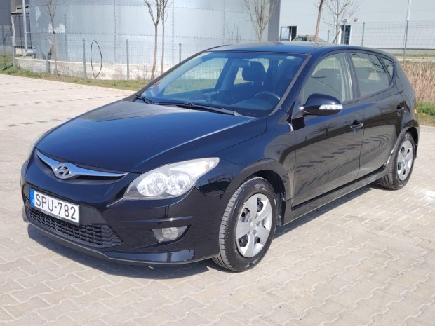 Hyundai I30 1.4i Business Benzin+G�zos Kivitel!