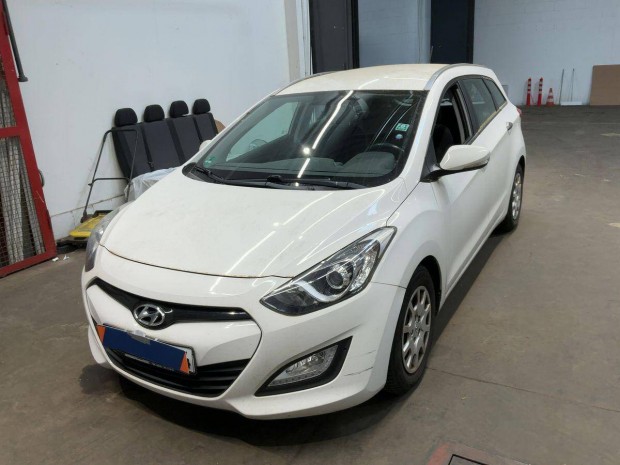 Hyundai I30 1.4i Comfort 3 �v kiterjesztett gar...