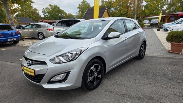 Hyundai I30 1.4i Comfort Multikormány! Digitklí...